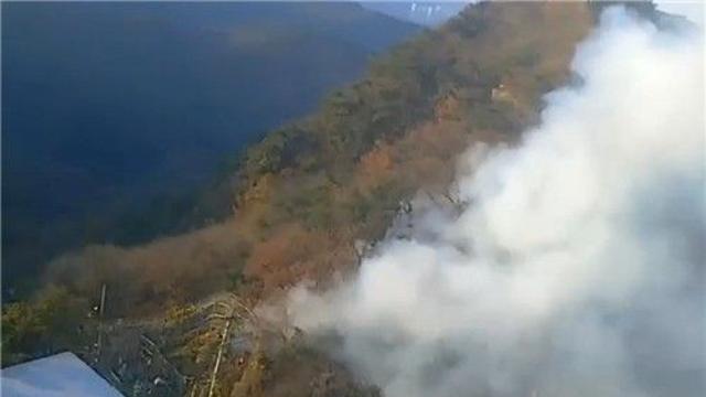 군포 수리산 슬기봉 불, 큰 불길 잡혀…산불진화헬기 7대 투입(종합)