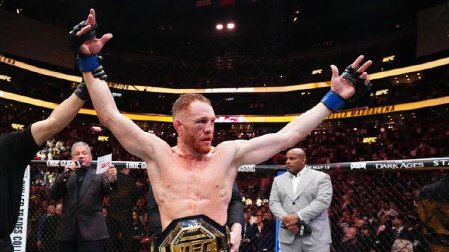 '무적' 마카체프,  델라 마달레나 꺾고 UFC 더블 챔피언 등극할까