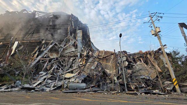 화염에 무너진 ‘아시아 최대’…이랜드 물류센터, 이틀째 내부 진입 불가