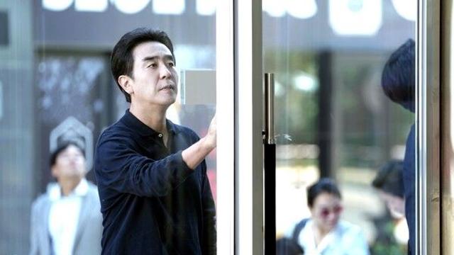 “허튼 생각 말라” 경고에도…류승룡, 위험한 선택 앞에 섰다('김 부장 이야기')