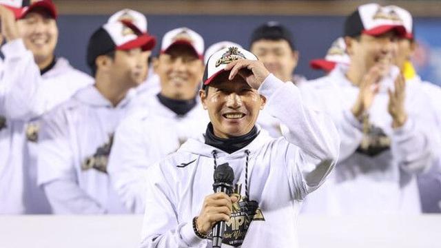 LG 통합 우승 이끈 염경엽 감독, 18일 저서 출간 기념 사인회