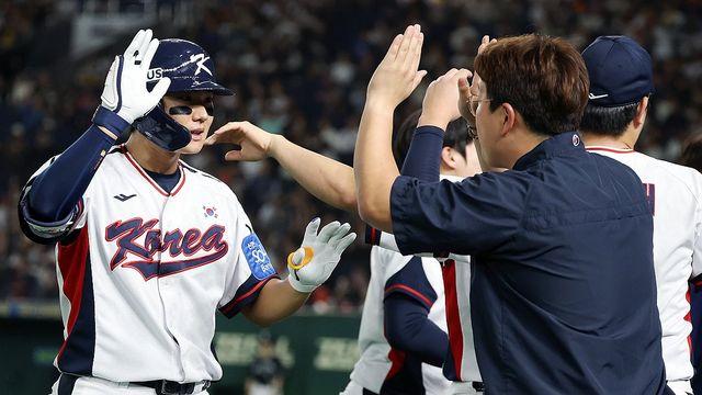 한국 야구, 9회말 2사서 김주원 극적 동점포…일본과 7-7 무승부(종합)