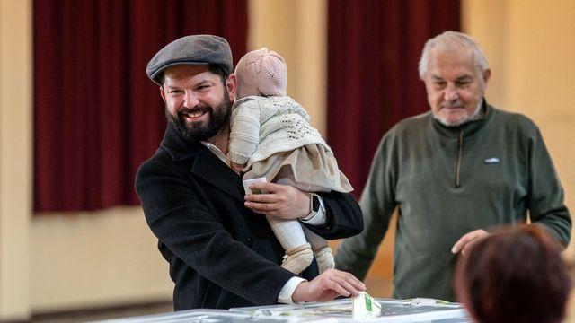 '공산당-극우' 양강 칠레 대선투표 개시…결선투표까지 갈듯