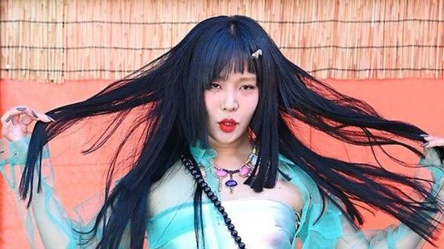 랄랄, 미국 공항서 아찔 체포 소동 