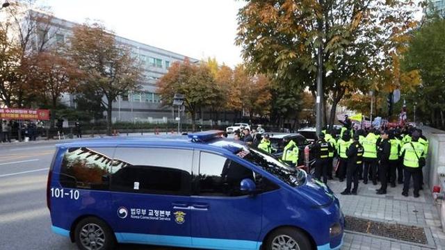 해병특검, 尹 첫 '옥중조사'…이종섭 호주대사 임명 경위에 초점