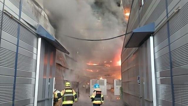 칠곡 저온 물류창고 화재 12시간여 만에 진압…인명피해 없어