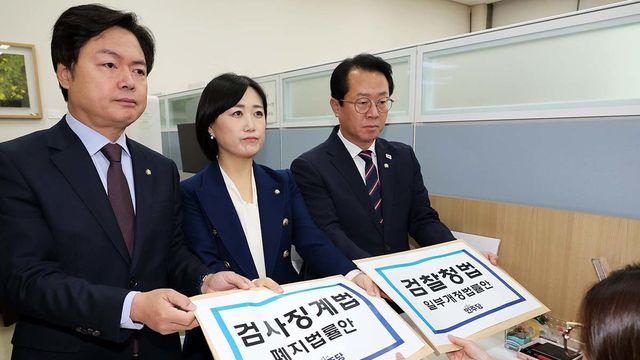 정부, 대장동 항소 포기에 반발한 검사장 전원 평검사로 강등 검토