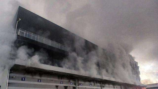 칠곡 지천면 물류창고 불, 12시간 만에 완진…인명피해 없어(종합)