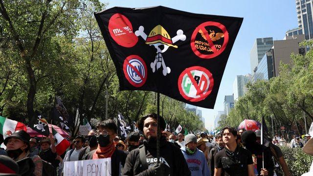 멕시코도 'Z세대' 주도 반정부 시위…복면·최루탄 충돌