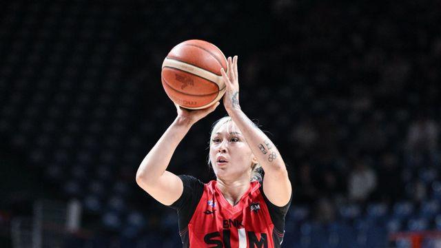 ‘박정은vs최윤아’ 첫 여성사령탑 맞대결…디펜딩챔프 BNK, 김소니아+김정은 앞세워 웃었다! [현장리뷰]