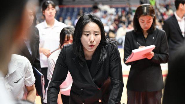 ‘사령탑 데뷔전 패’ 최윤아 신한은행 감독 “사실 박신자컵 때 더 긴장, 신지현-최이샘 빨리 몸상태 올라오길” [SD 사직 인터뷰]