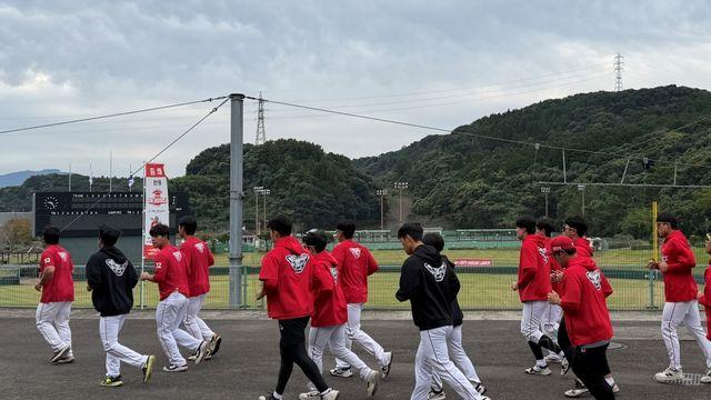 '6.5km 거리인데' 버스 대신 러닝으로 숙소 간다고? SSG는 달리고 또 달린다