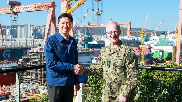 美해군참모총장, HD현대重 함정 건조현장 찾아…마스가 논의