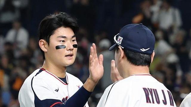 '외조부상' 숨겼던 김주원 눈물 쏟았다…하늘에 전한 '도쿄돔 9회말 2아웃 동점포'→