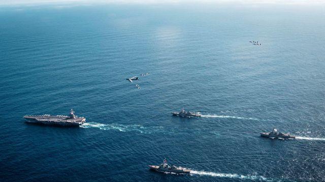 '베네수 압박 최고조' 미 항모전단 카리브해 진입…트럼프, 마두로와 회담 가능성 시사