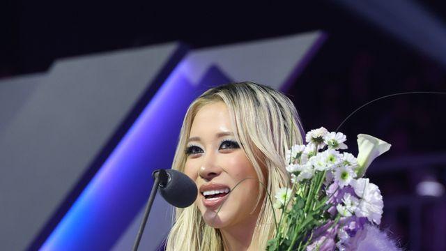 우주소녀 엑시, 다영 ‘2025 KGMA’ 수상 축하... “귀여워 ♥”