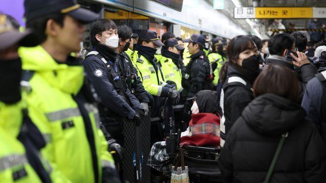 4호선 혜화역 집회·시위로 무정차 통과