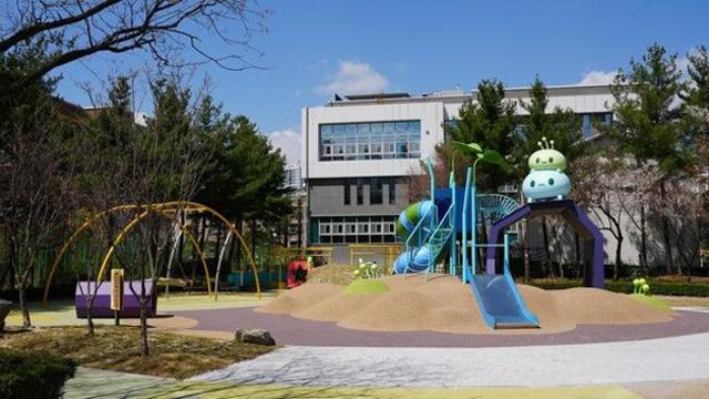 넥슨 메이플스토리 ‘단풍잎 놀이터’ 2호, 2025 행정안전부 우수 어린이 놀이시설 선정