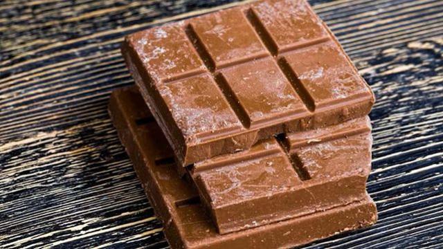 초콜릿에 핀 하얀 가루, 변해버린 줄 알고 버렸는데 알고 보니...