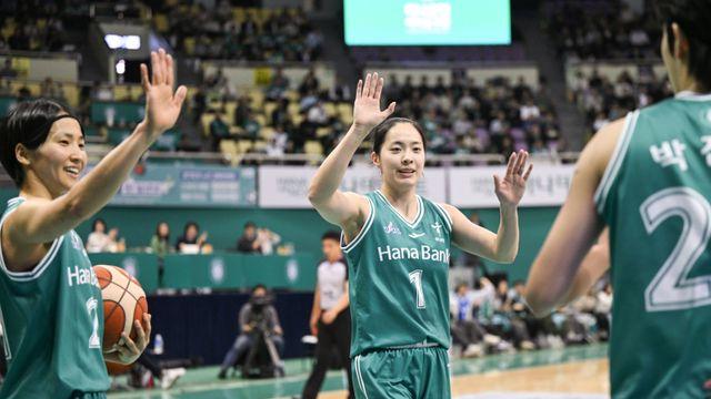 이상범호 하나은행, ‘질식 수비’ 앞세워 우리은행에 21점 차 완승