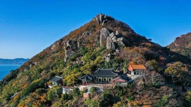 여수 가볼 만한 곳, 다도해를 품은 향일암에서 만나는 가을 정취