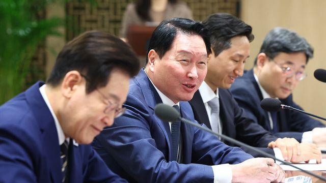 SK, 국내 128조 투자…최태원 “차질없이 이행”