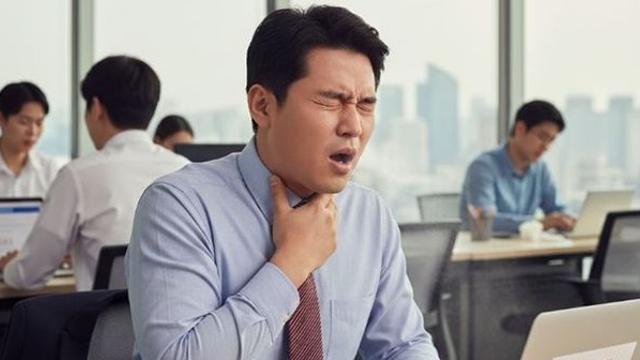 감기 걸린 것도 아닌데 갑자기 컥컥…'마른 기침'은 몸의 경고