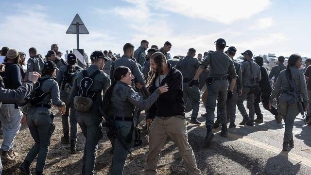 무허가 전초기지 철거당하자…유대인 정착민, 팔 마을에 방화