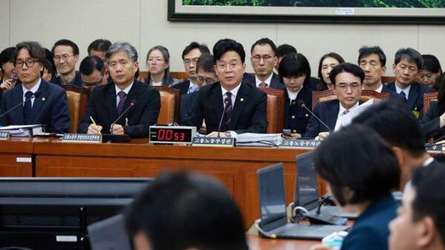 민주노총 '임차보증금' 55억 지원 논란…노동장관 