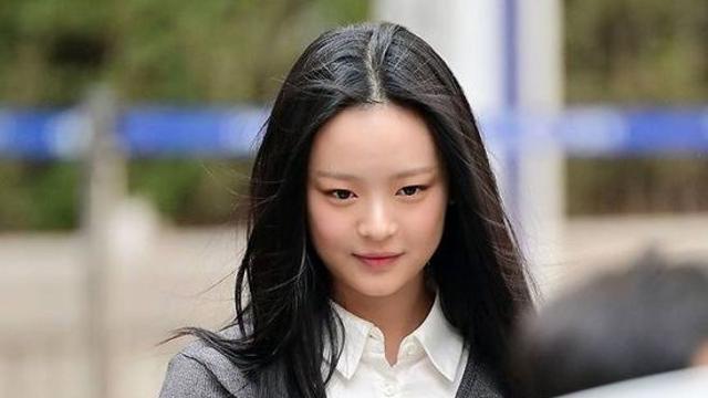 뉴진스 '남극 멤버'는 하니?…아르헨티나 목격담→면담 불참설까지 [엑's 이슈]