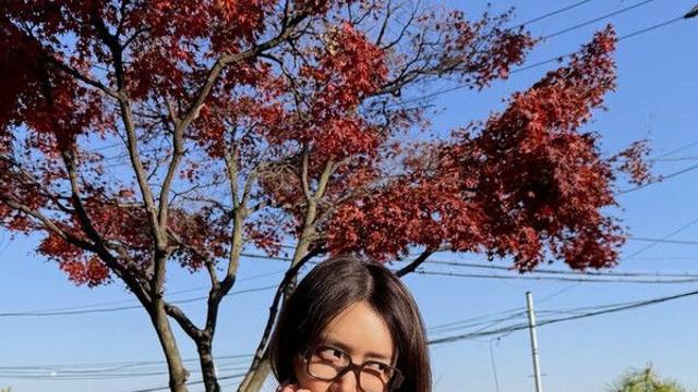 채정안 물오른 미모…단풍 구경 만끽