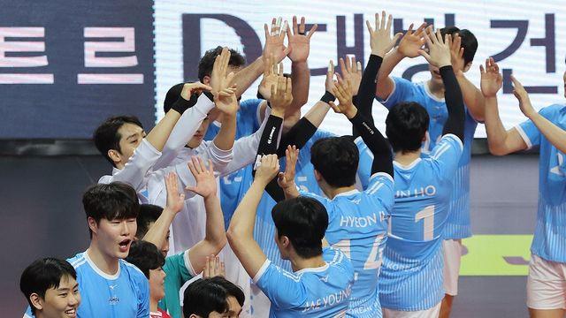 프로배구 대한항공·도로공사, 막힘 없는 질주…연승 이어갈까