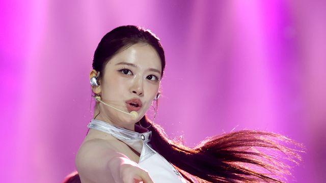 장원영도 착각… 안유진, ‘2025 KGMA’ 솔로 파트 화제, 왜?