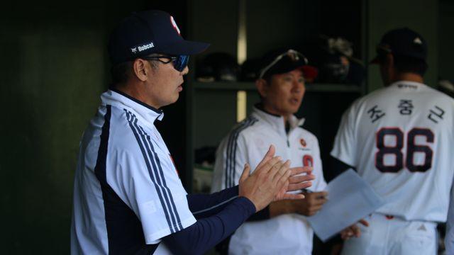 두산, 日 지바롯데와 연습경기 0-4 완패…그래도 김원형 감독은 