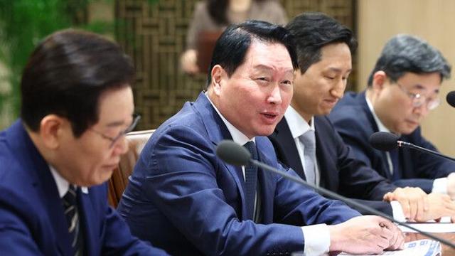 SK, 최대 600조 투자 시사… K-반도체·AI 대전환의 신호탄