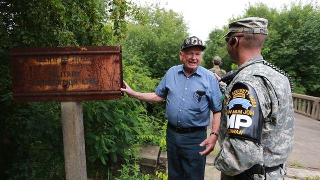 50년 방치된 군사분계선 표지판…경계 모호해 북한군 침범 반복