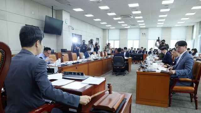 '빨간날 제헌절' 부활하나…행안위 법안소위서 법안 의결