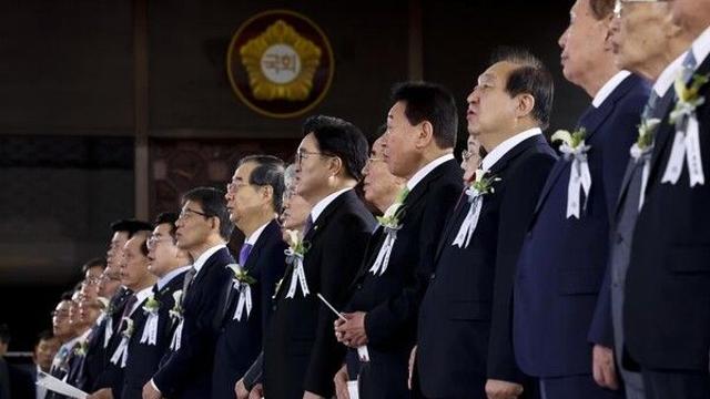 직장인 7월 황금연휴 열린다…제헌절 공휴일 부활 추진