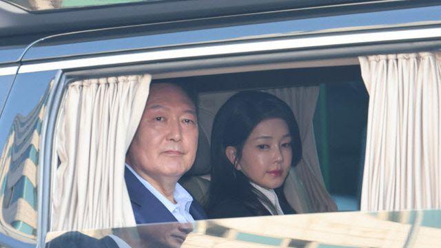 윤석열·김건희, 다음 주 특검 소환조사에 ‘불출석’ 입장