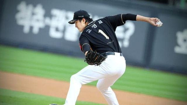 KT 고영표, 투수 부문 KBO 수비상…NC, 김형준·박민우·김주원 3명 수상