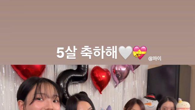 “5살 축하해” 케이크 들고 다정 포즈… 에스파 5주년 기념 셀카 [AI 포토컷]