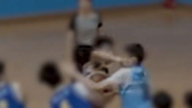 일탈과 폭력의 가위바위보: 스포츠는 졌다[스포츠리터치]