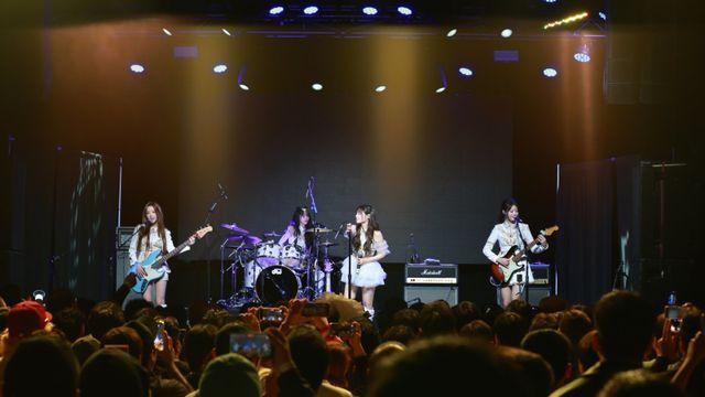 QWER, 잘 나가네~첫 월드투어 美 8개 도시 접수