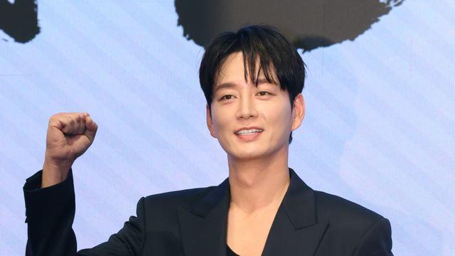 ‘문무’ 이현욱, 첫 대하드라마 도전 “’원경’으로 사극 매력 느껴…역사 공부 중”
