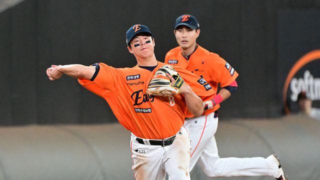 1262⅓이닝 역대급 수비 기록인데…'철인' 노시환, 수비상 3순위 안에도 못 들다니