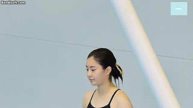 실수에 분노한 다이빙 선수