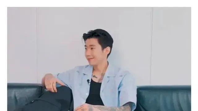 박재범이 쓰는 안경 브랜드,,