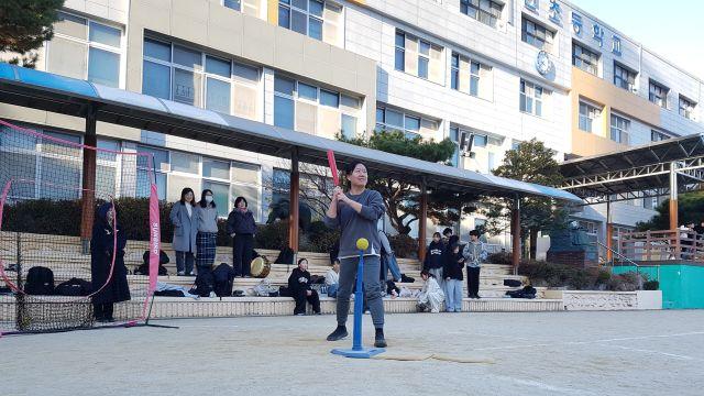 사제간 신뢰와 존중의 시간... 양주 덕현초, 사제동행 티볼경기 진행