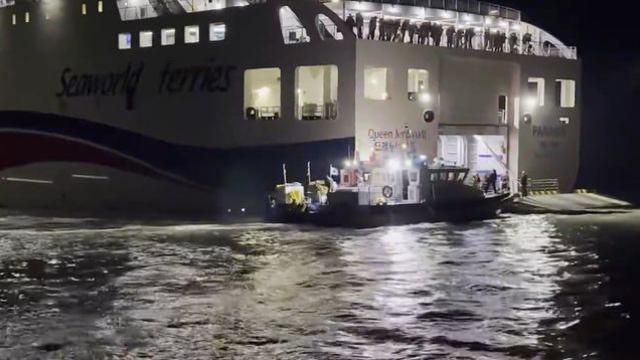 [종합] 제주항 출발 좌초 여객선 선원 267명 전원 구조