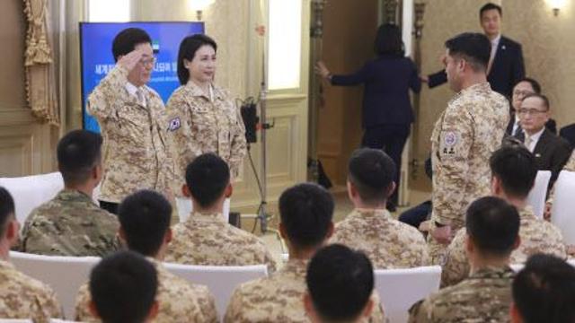 李대통령, UAE 떠나며 아크부대 장병 격려